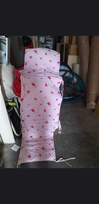 Edredon, almofada e protetor de grades de cama