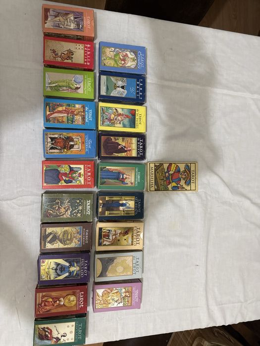 Coleção de baralhos de cartas de tarot