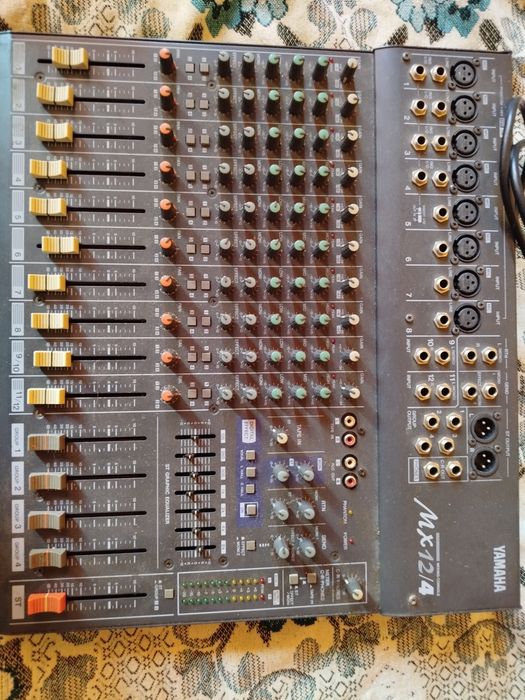Микшерный пульт Yamaha Mx 12/4