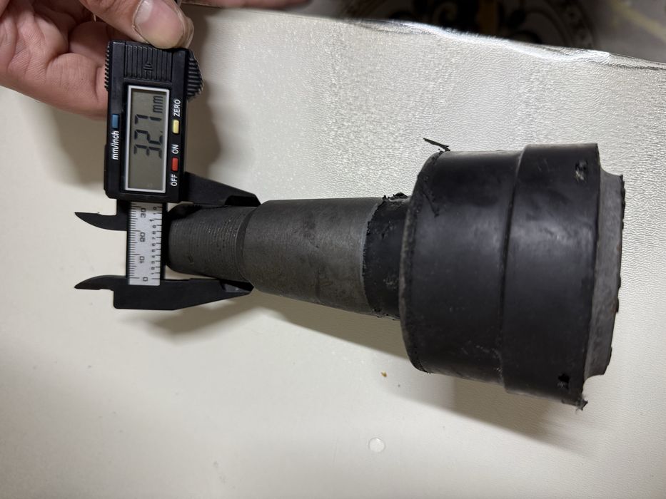 Палец реактивной штанги камаз  . Ремонтні . Україна. Палец РМШ Краз.