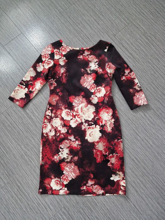 Sukienka z rękawem 3/4