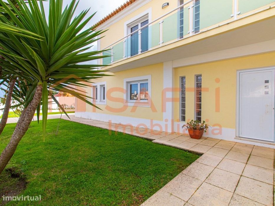 Moradia T4 em Santo Isidoro, Lagoa