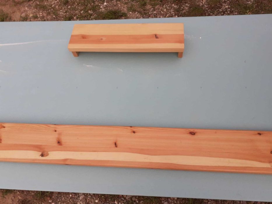 Schody sosnowe do własnego montażu