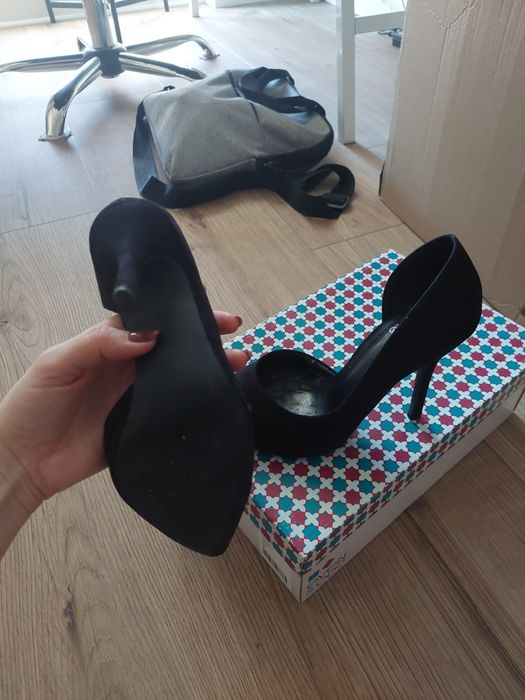 Czarne szpilki Even&Odd