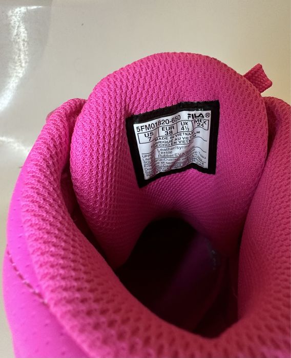 Кросівки Оригінальні Fila US 7 рожеві снікерси шкіряні