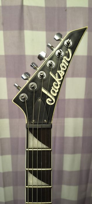 Продам электрогитару