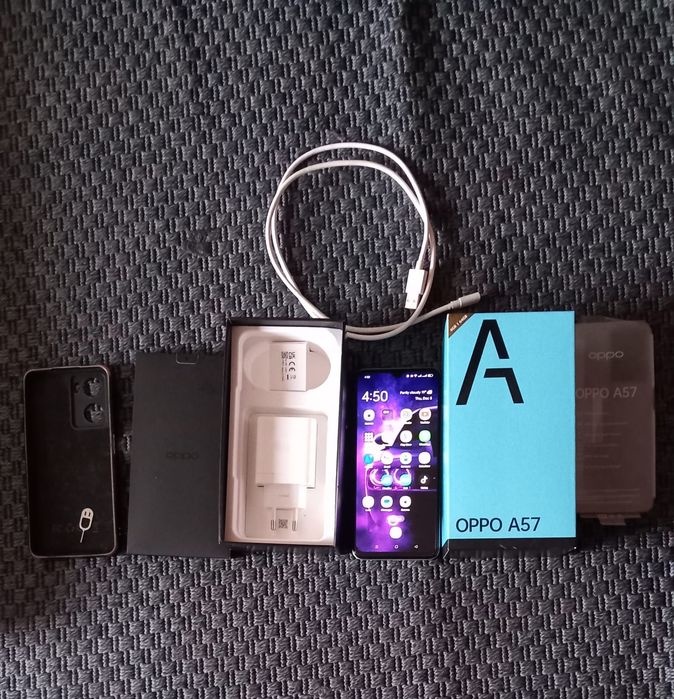 Oppo A57 4GB. Novo