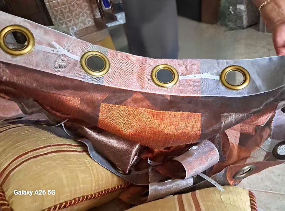 Kit Cortinado com Ilhós + Varão 1,70m Bronze – Tons Laranja