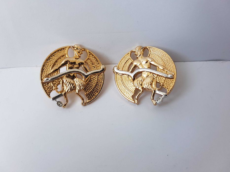 Парна емблема на комір офіцера британської армії. Сплав.