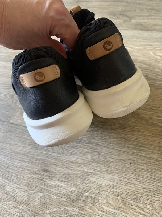Шкіряні кросівки Clarks р.40 чорні сітка літні кларкс