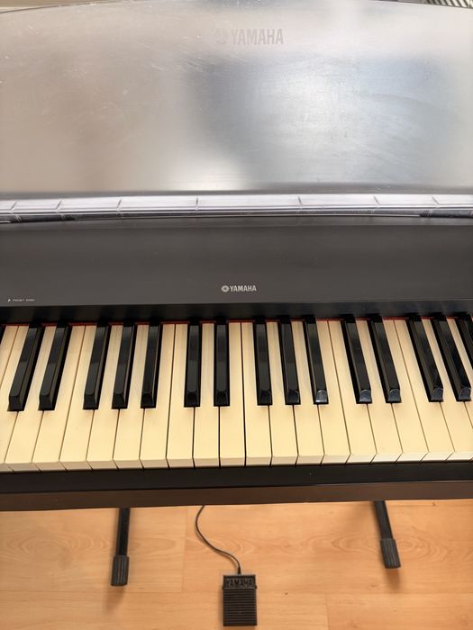 Piano Yamaha P70 + suporte + pedal