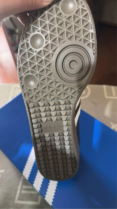 SAMBA sneakers new in box with red stripe label64552488028419121