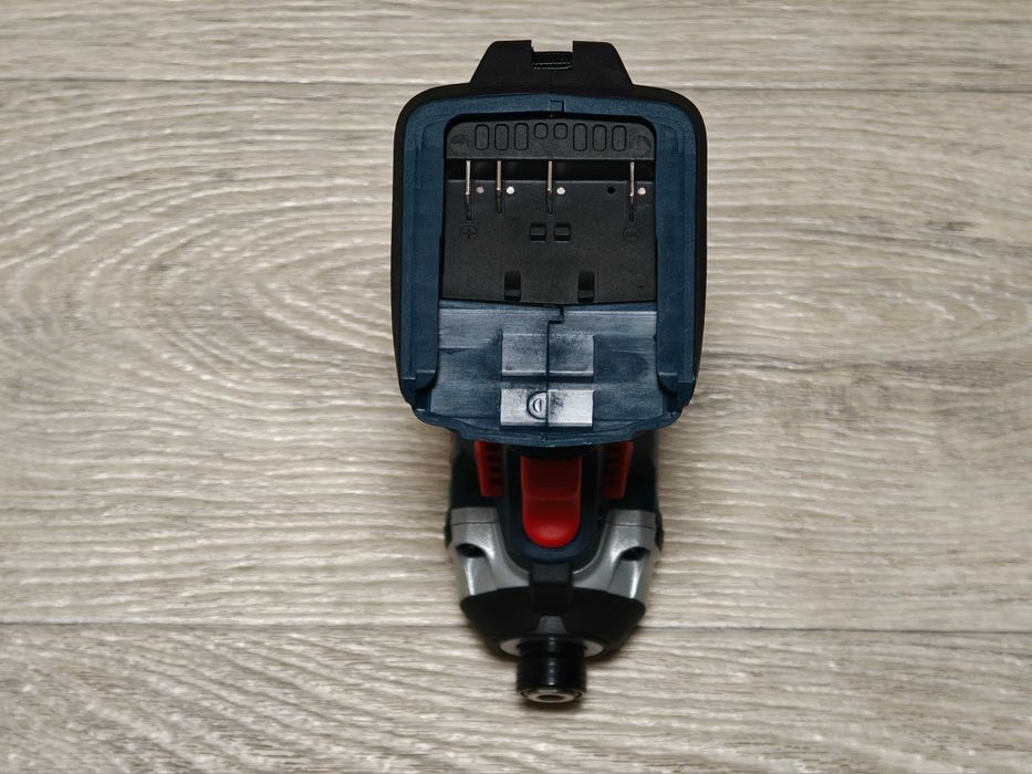 Акумуляторний ударний гайкокрут Bosch Professional GDR 18V-215