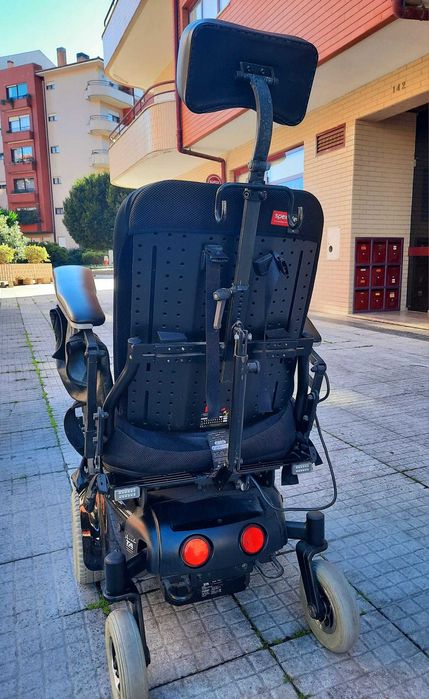 Cadeira de Rodas Elétrica