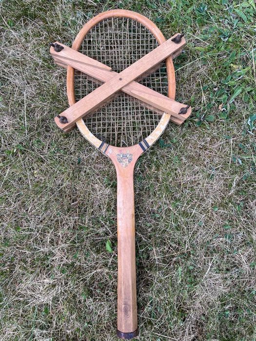 Stara rakieta tenisowa retro