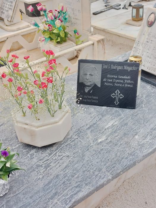 Lápides para cemitério acessíveis