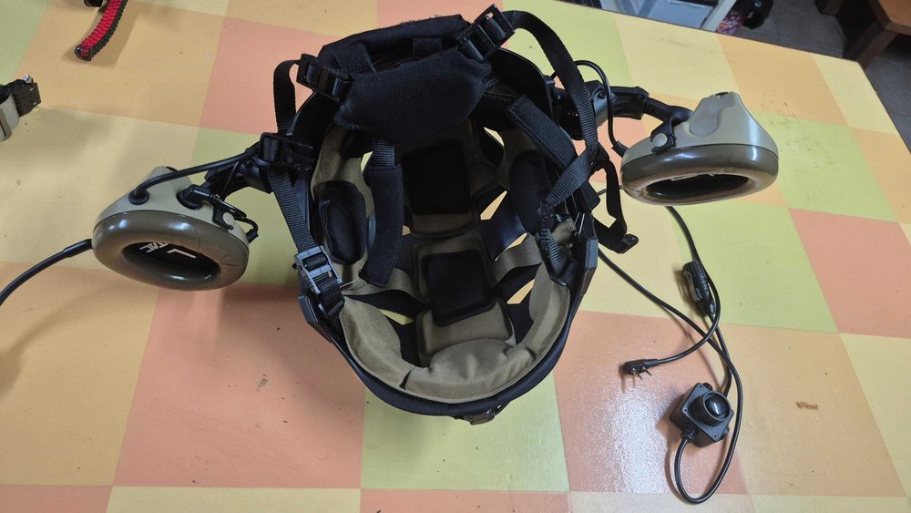 Capacete EXFIL com headset Z-Tac Comtac II Airsoft