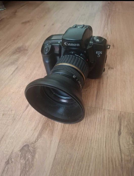 Canon eos 5.        .