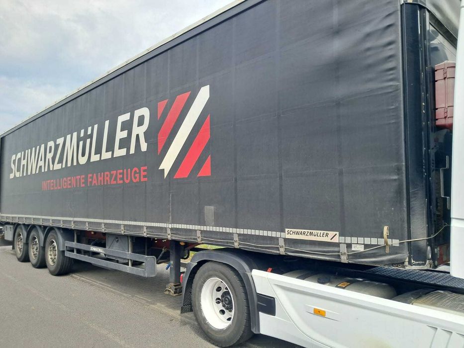 Naczepa firanka Schwarzmuller lekka 5600kg