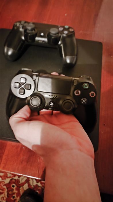 Playstation 4 slim