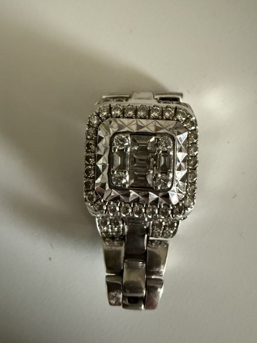 Anel de  diamantes