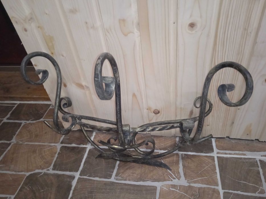 Кована вішалка нова