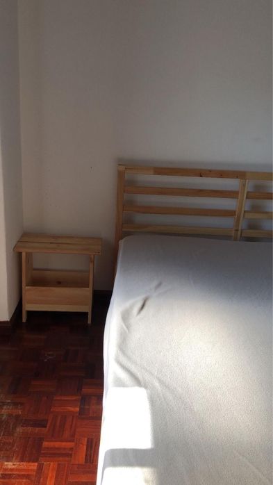 Conjunto de quarto, cama sem colchão como novo