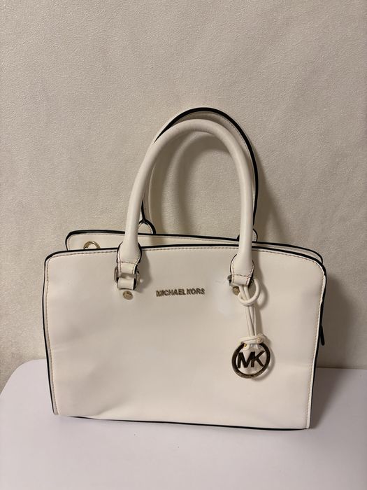 Продам шкіряну сумку  від бренду Michael Kors Selma