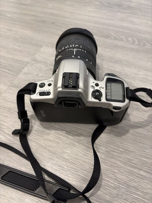 Minolta Dynax 500si + Sigma 28–70 mm Lens64737765971329123