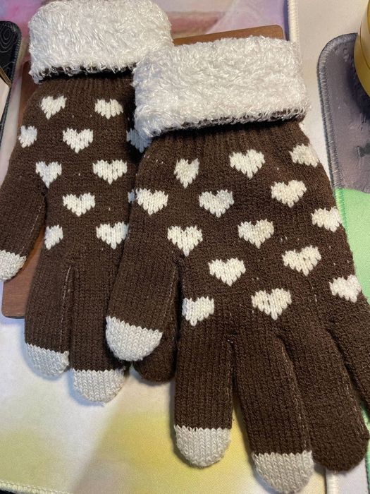 Теплі рукавички сердечка коричневі з білим хутром манжетами