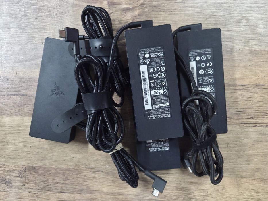 Зарядка зарядное блок питания живлення Razer Blad pro 230w 19.5v/11.8a оригінал
