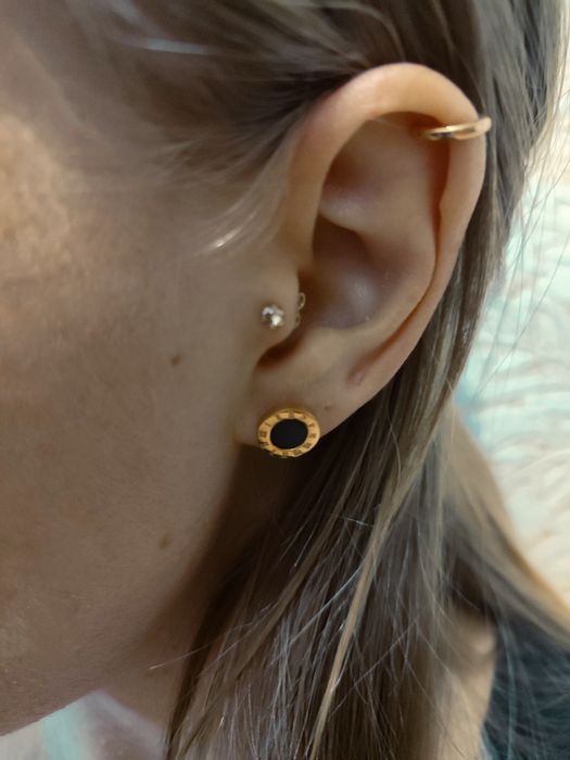 Топові сережки з циферблатом