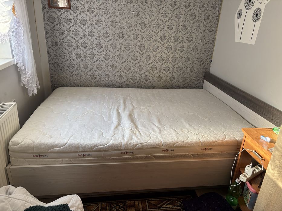 Łóżko sypialniane