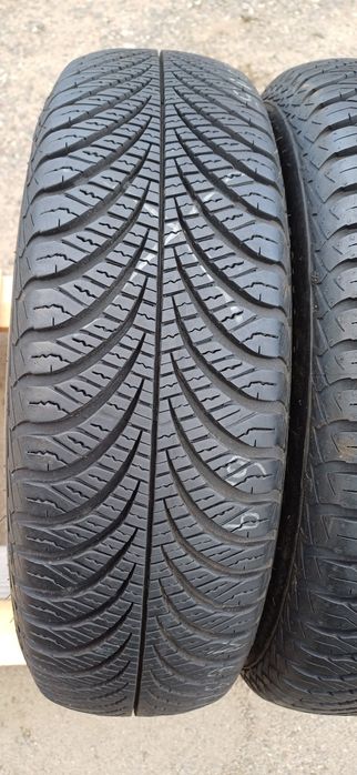 165/70R14 GOODYEAR , dwie używane opony wielosezonowe.