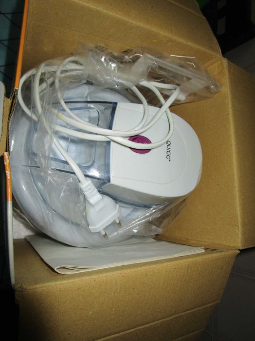 Máquina de fazer gelados, praticamente nova.