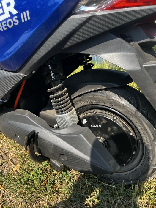 Електроскутер Maxxter NEOS III