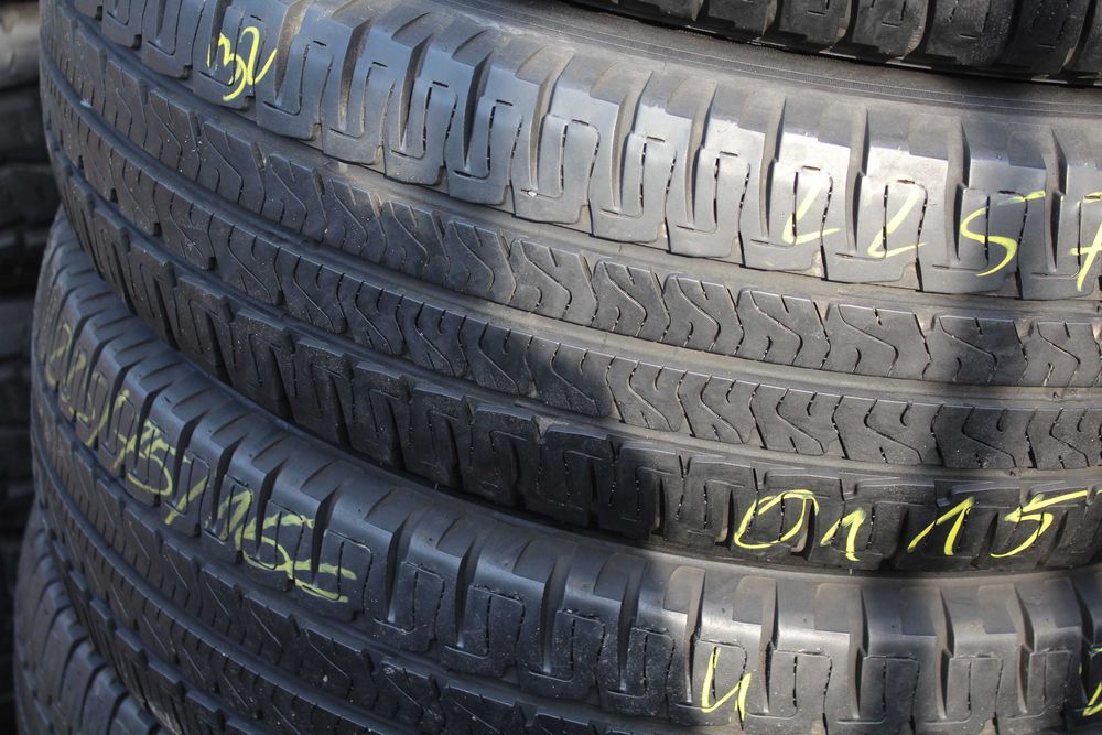 225 75 R16CP  Michelin Agiis Camping