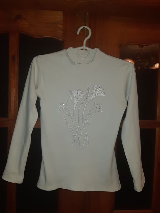 Продам Нарядную Кофточку