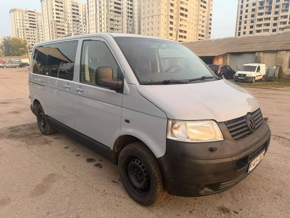 Volkswagen T5( Фольсваген т5) 2005 рік 2,5 Дизель Механіка Повний привід 4Х4 Гарний Бус