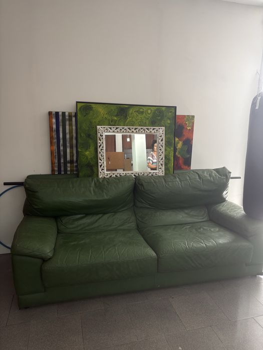 Sofa em pele 3 lugares