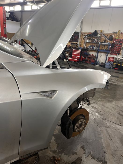 Крило Tesla S 2012-2020