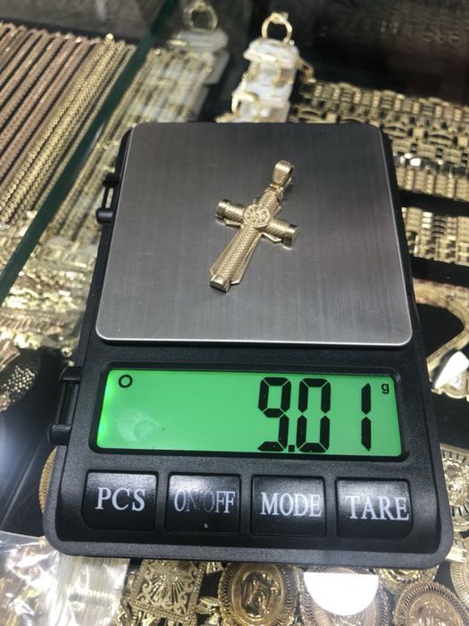 Złoty Krzyż 9g 585