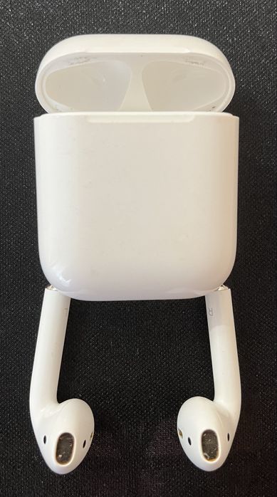 Продам Apple AirPods 2