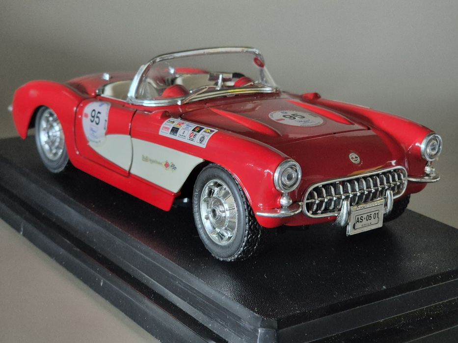 Chevrolet Corvette 1957, Escala 1/24 BURAGO