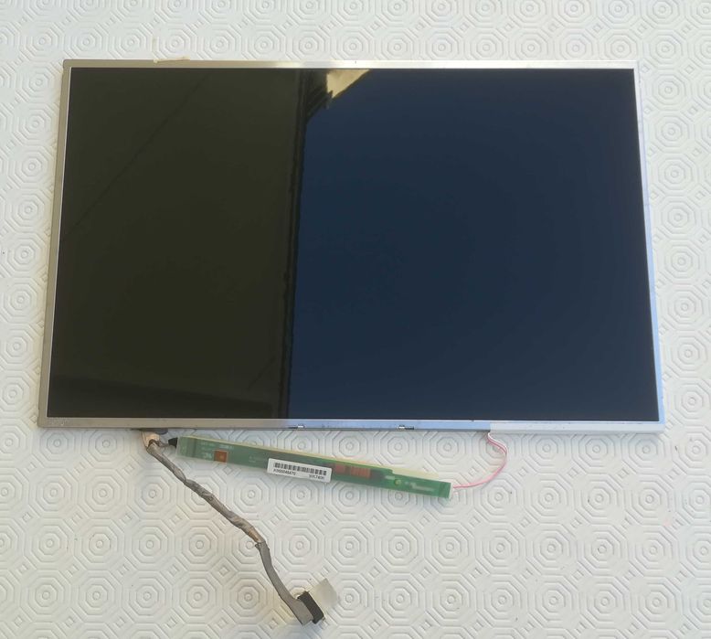 Various 15.4-inch LCD Screens for Laptops64409568509441121