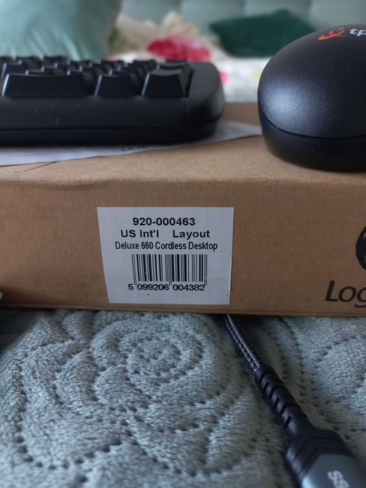 Logitech klawiatura z myszką nowe Deluxe 660