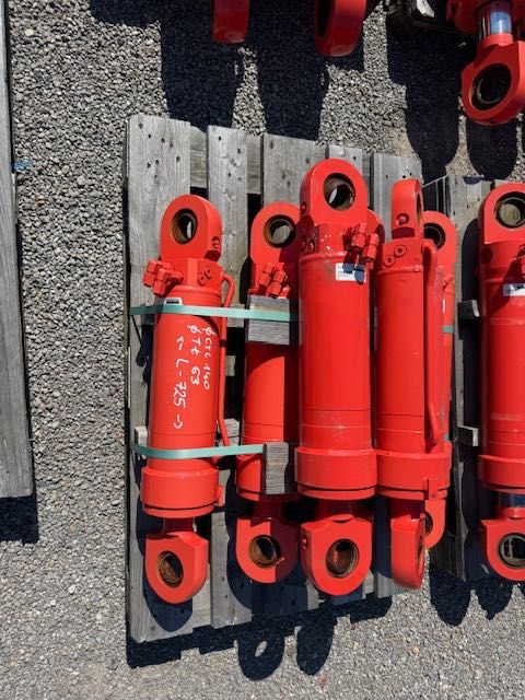 siłownik hydrauliczny sandvik do wiertnicy nowy