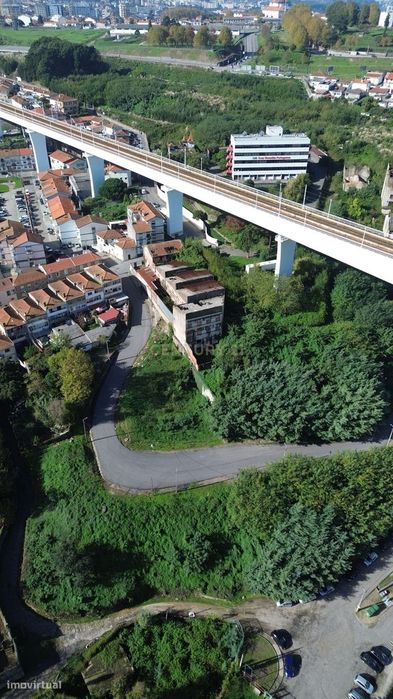 Oportunidade de desenvolvimento imobiliário com vista sobre o Rio Dour