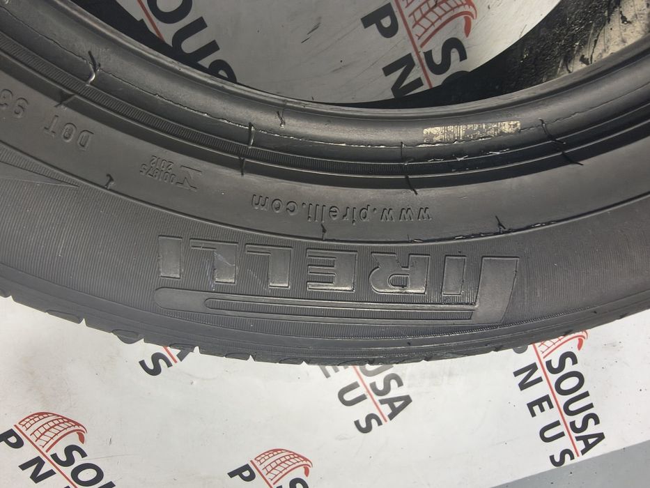 2 pneus semi novos 235-55R17 Pirelli - Oferta da entrega