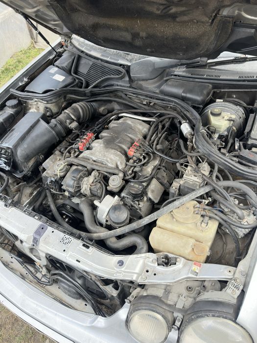 Mercedes w210 4.3  2001 рік
